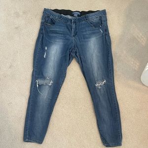 Ripped jeans. Stretch. Comfy waistband.